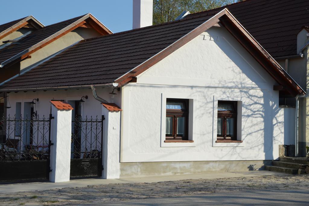 Szent Ivan Vendeghaz Tata Exterior foto